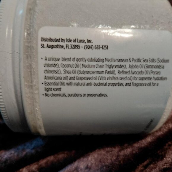 Isle Of Luxe Glowing Coconut  Body Polish 16 oz - Picture 4 of 4
